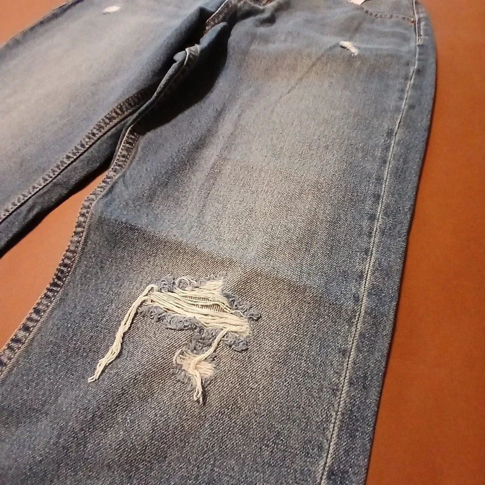 Old Navy Girls 18 Medium Wash Denim High-Waist Slouchy Straight Ripped Jeans NWT